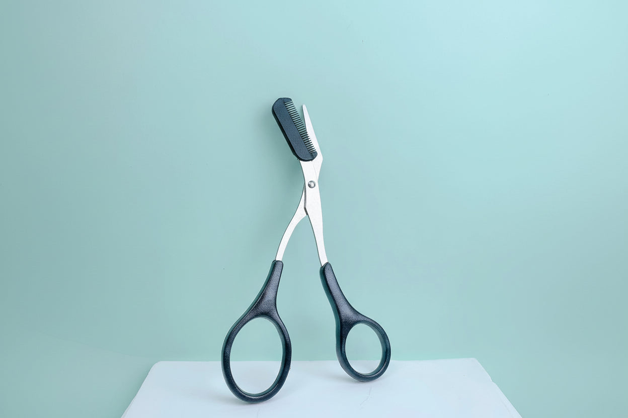 Ciseaux de rasoir à sourcils
